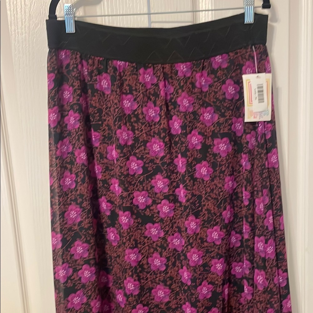 LuLaRoe Lucy floral skirt